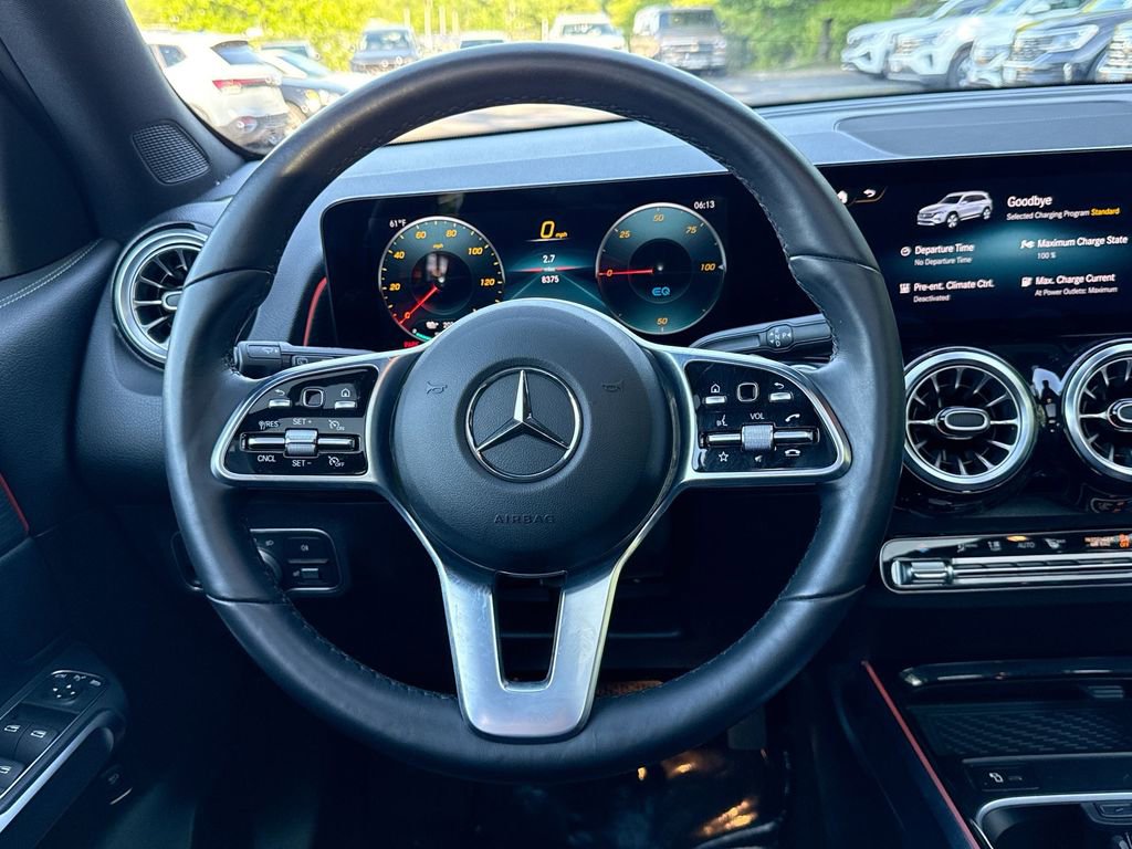 Used 2023 Mercedes-Benz EQB 300 4MATIC image 11