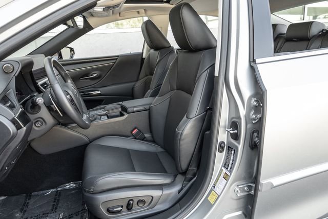 Used 2022 Lexus ES 300h w/ Premium Package image 10