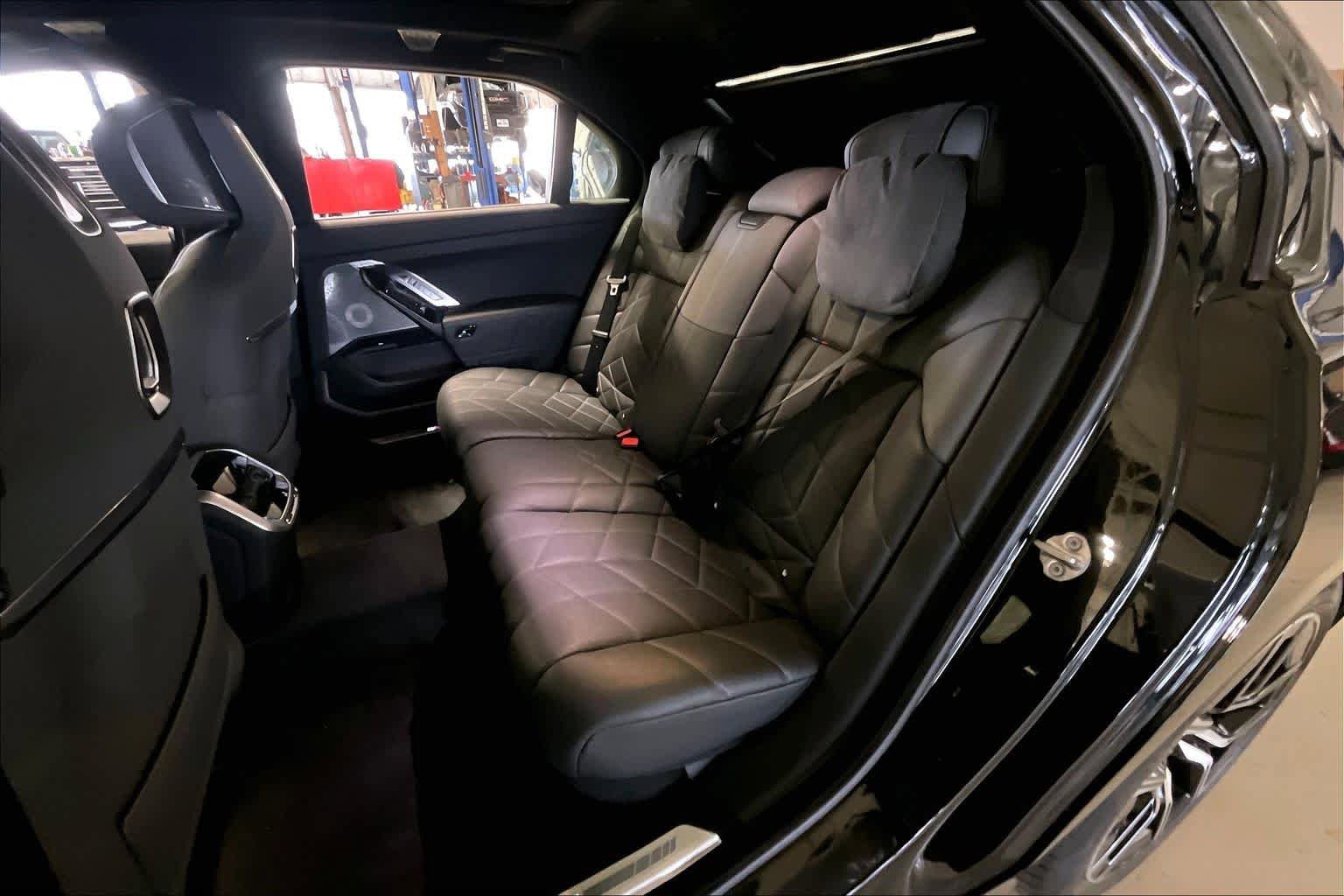 Certified 2023 BMW 760i xDrive w/ Executive Package image 19
