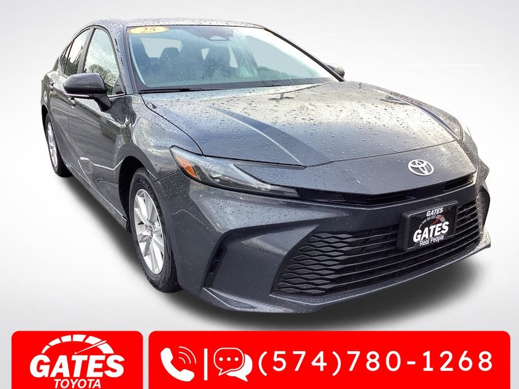 Used 2025 Toyota Camry LE image 1