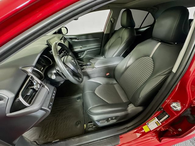 Used 2024 Toyota Camry SE w/ Cold Weather Package FWD image 12