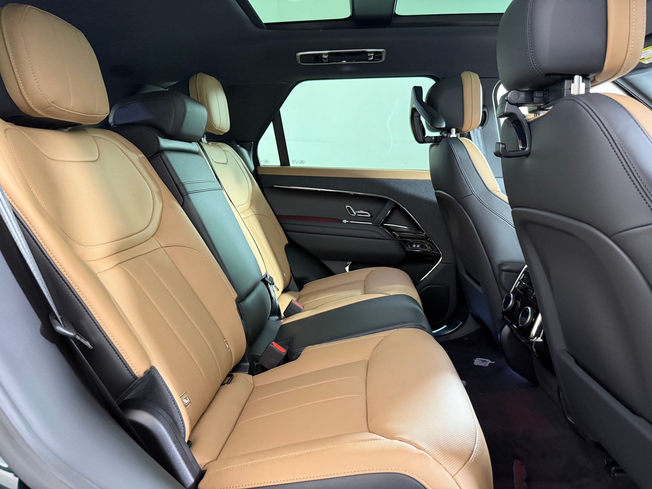 New 2026 Land Rover Range Rover Sport Dynamic SE AWD/4WD image 27