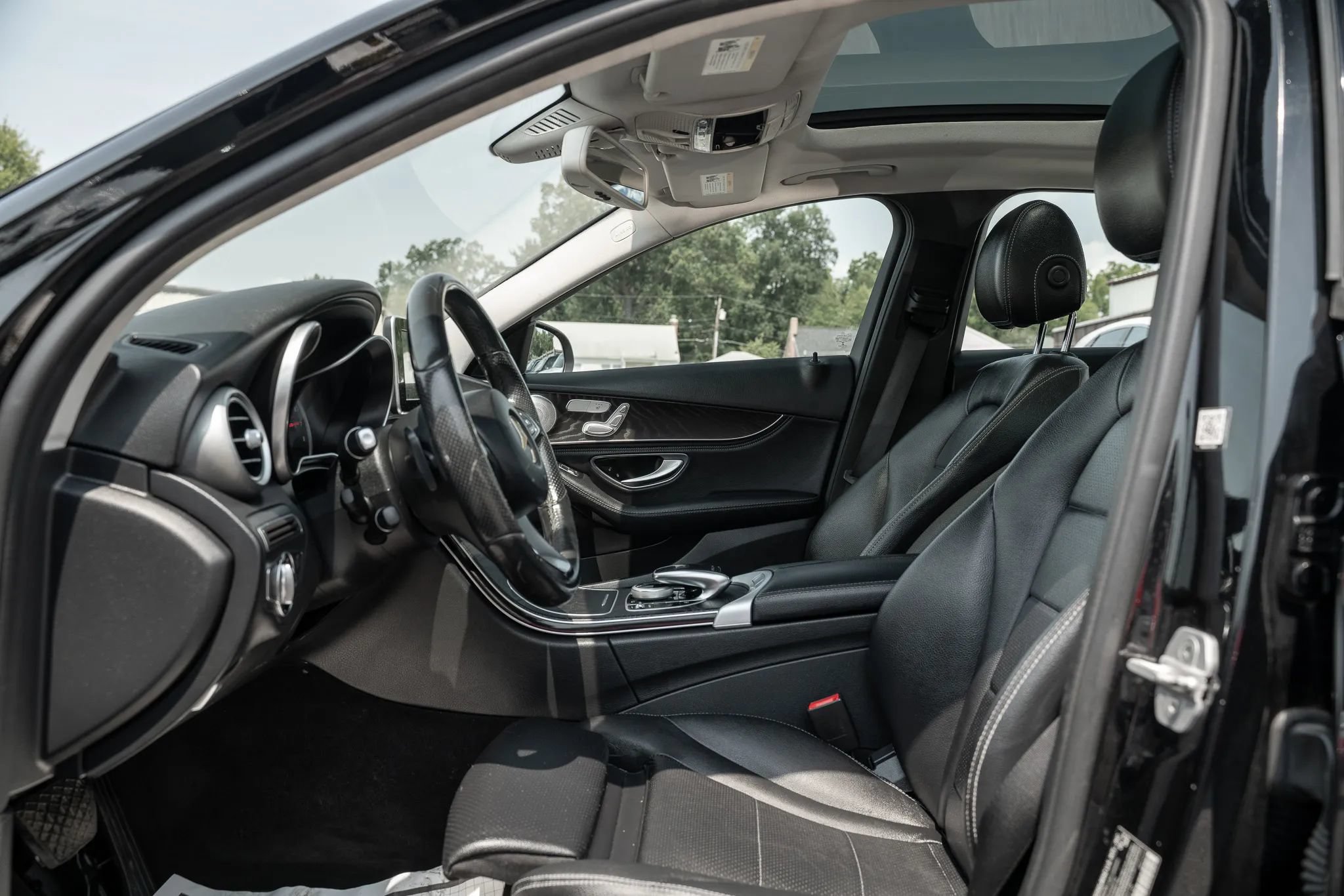 Used 2015 Mercedes-Benz C 300 4MATIC Sedan w/ Premium 1 Package image 7
