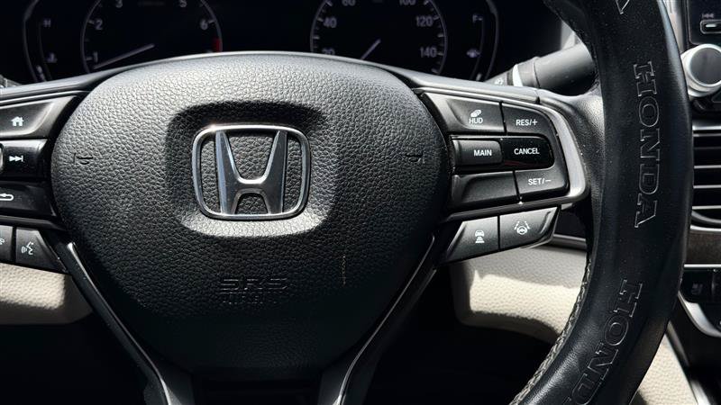 Used 2018 Honda Accord Touring image 32