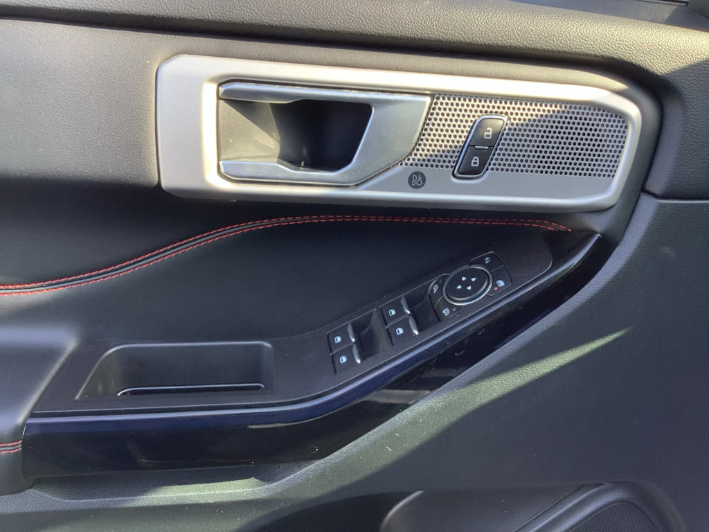 Used 2023 Ford Explorer ST-Line image 12