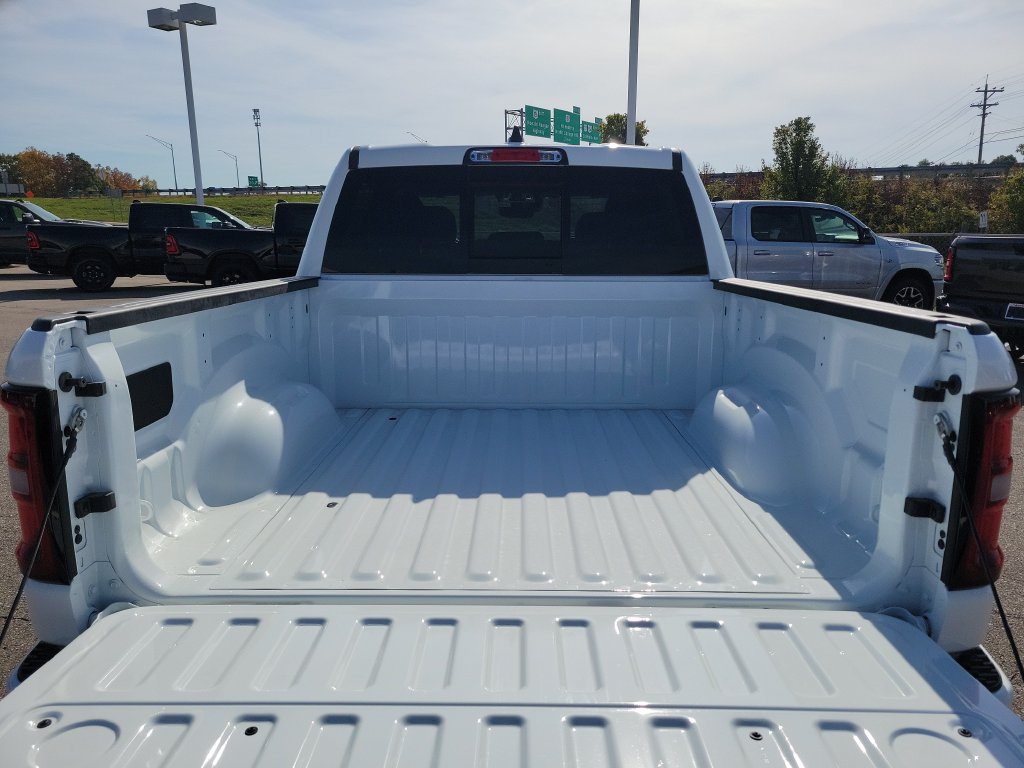 New 2027 RAM 1500 4x4 Crew Cab image 8
