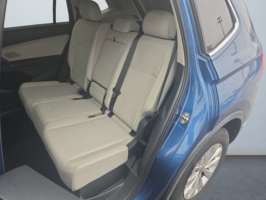 Used 2018 Volkswagen Tiguan SE w/ Panoramic Sunroof Package image 13