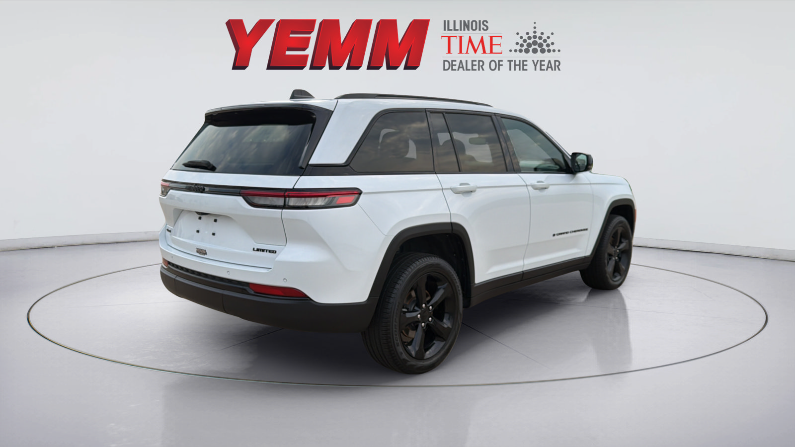 Used 2024 Jeep Grand Cherokee Limited w/ Black Appearance Package AWD/4WD image 13