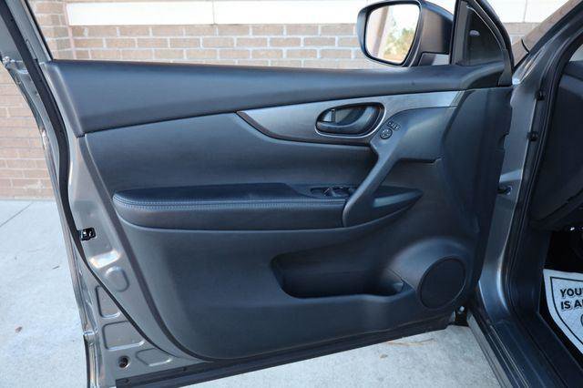Used 2021 Nissan Rogue Sport S FWD image 12