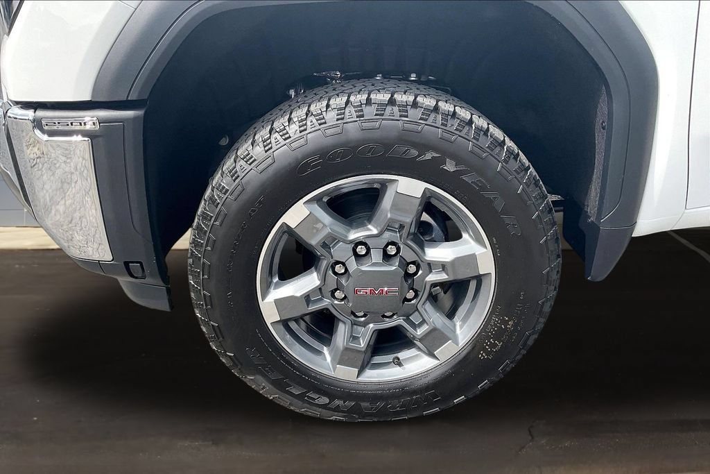 New 2026 GMC Sierra 2500 SLT AWD/4WD image 13