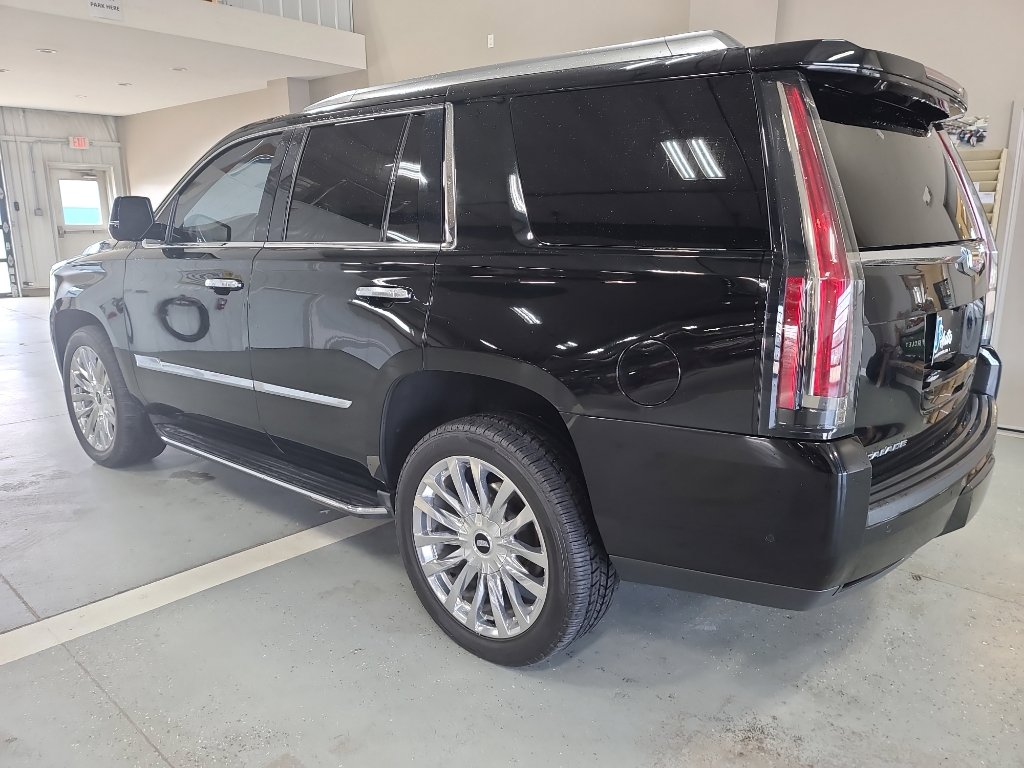 Used 2019 Cadillac Escalade Luxury image 7