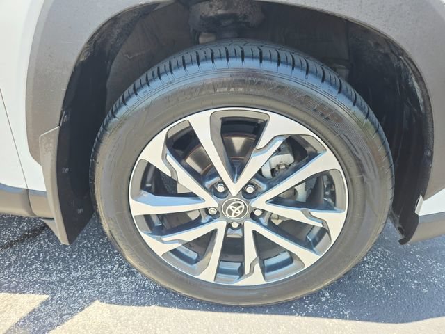 Used 2023 Toyota Corolla Cross XLE w/ Convenience Package AWD/4WD image 33