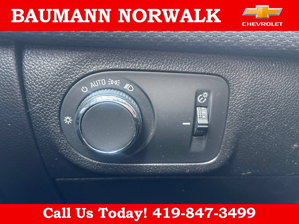 Used 2017 Chevrolet Cruze LT FWD image 26