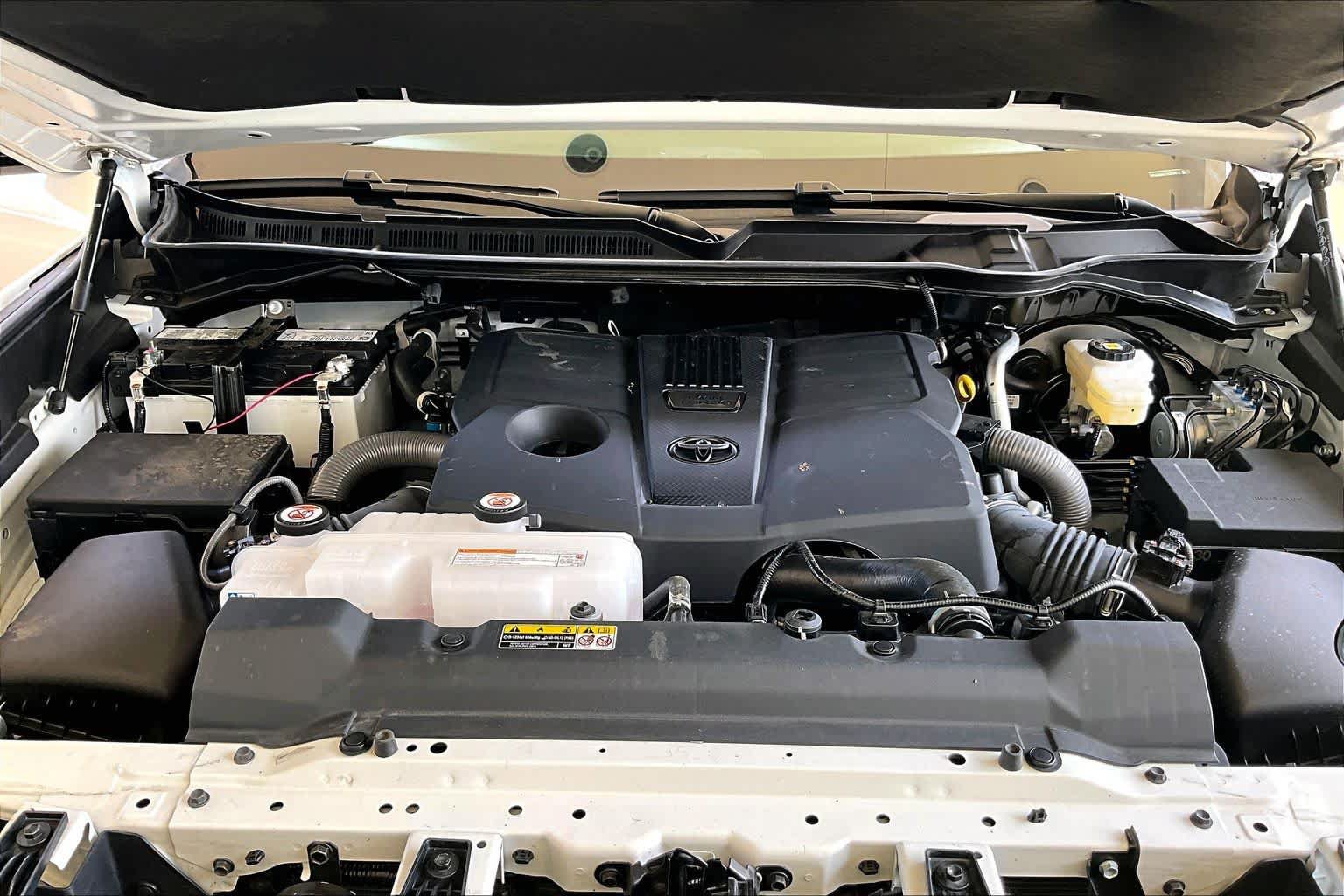 Used 2026 Toyota Tundra Limited AWD/4WD image 30