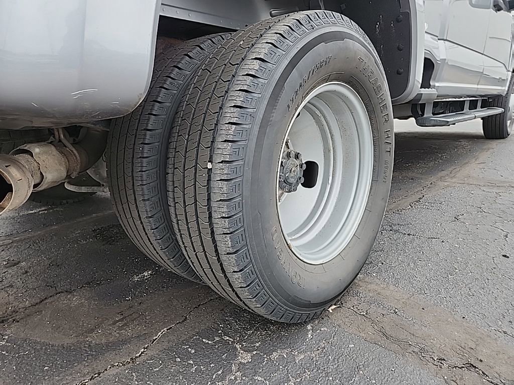 Used 2024 Ford F350 XLT image 9