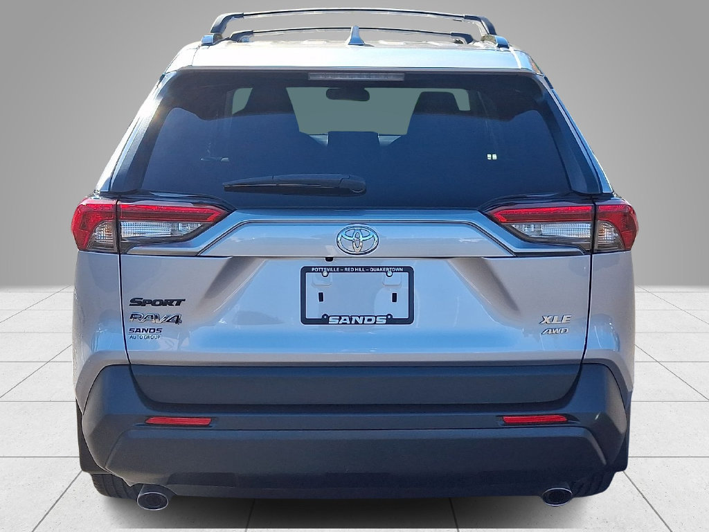 Used 2022 Toyota RAV4 XLE AWD/4WD image 6
