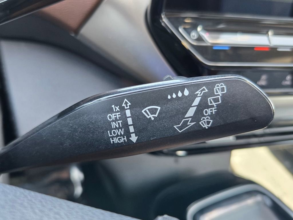 Used 2023 Volkswagen ID.4 Pro image 21