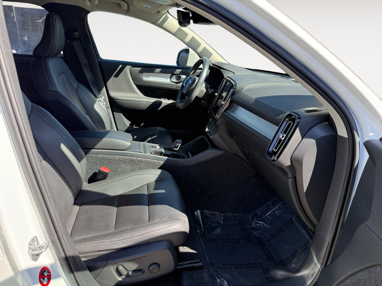 Used 2019 Volvo XC40 T5 Momentum image 19