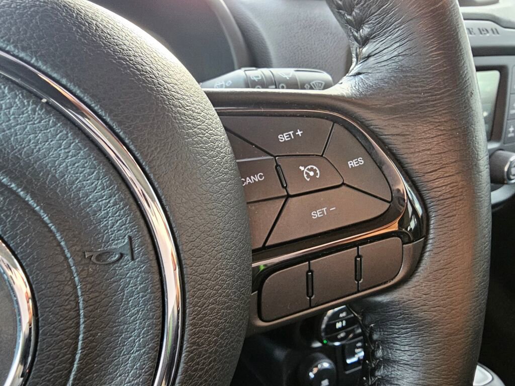 Used 2017 Jeep Renegade Altitude w/ Safety & Security Group image 24