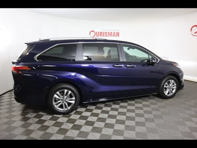 Used 2025 Toyota Sienna Limited AWD/4WD image 25