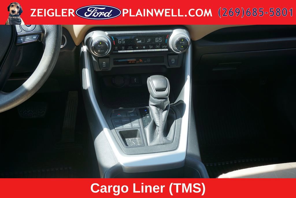 Used 2021 Toyota RAV4 XLE AWD/4WD image 15