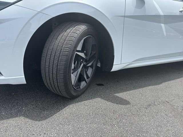 Used 2021 Hyundai Elantra SEL w/ Convenience + Premium Package image 22