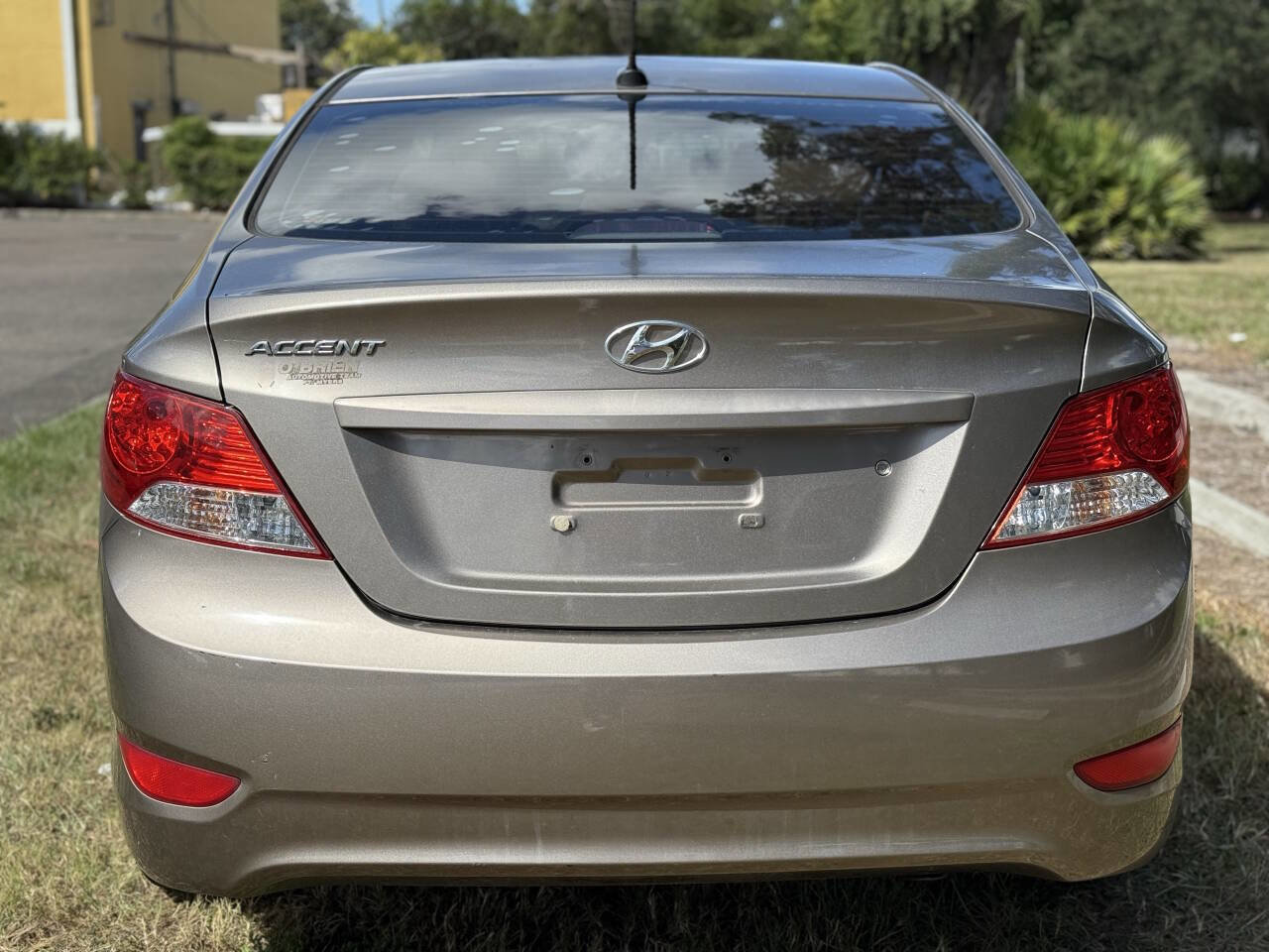 Used 2013 Hyundai Accent GLS w/ Premium Pkg FWD image 6