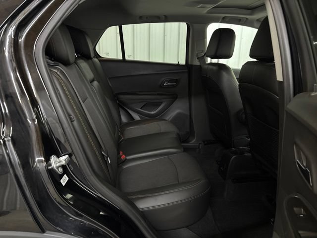 Used 2019 Chevrolet Trax LT w/ Sun & Sound Package AWD/4WD image 13