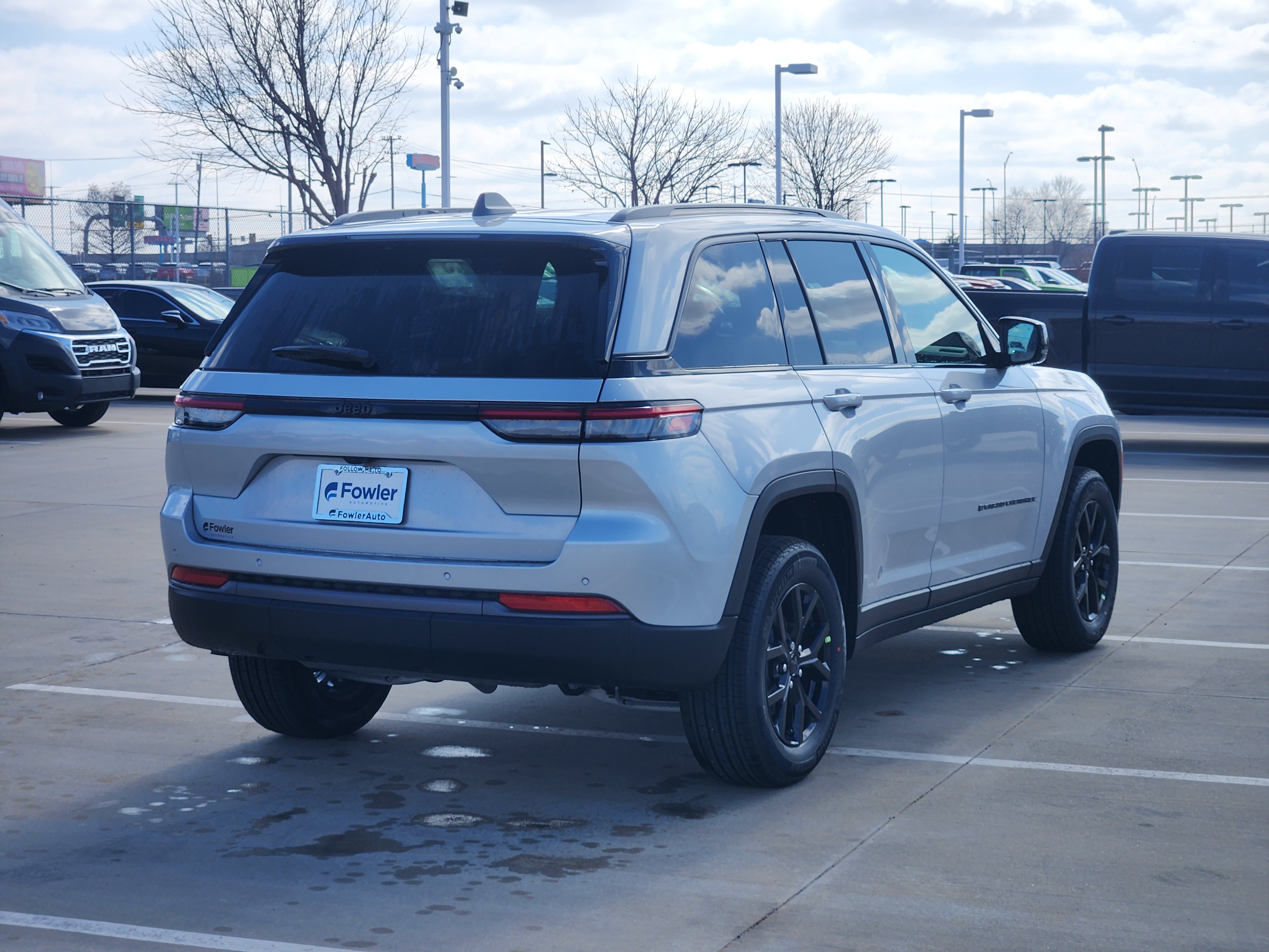 New 2026 Jeep Grand Cherokee Altitude RWD image 4