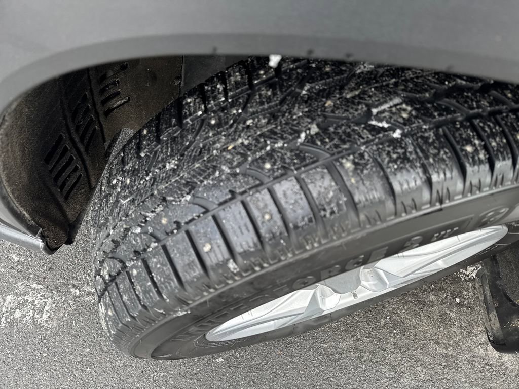 Used 2020 Toyota Highlander LE image 26