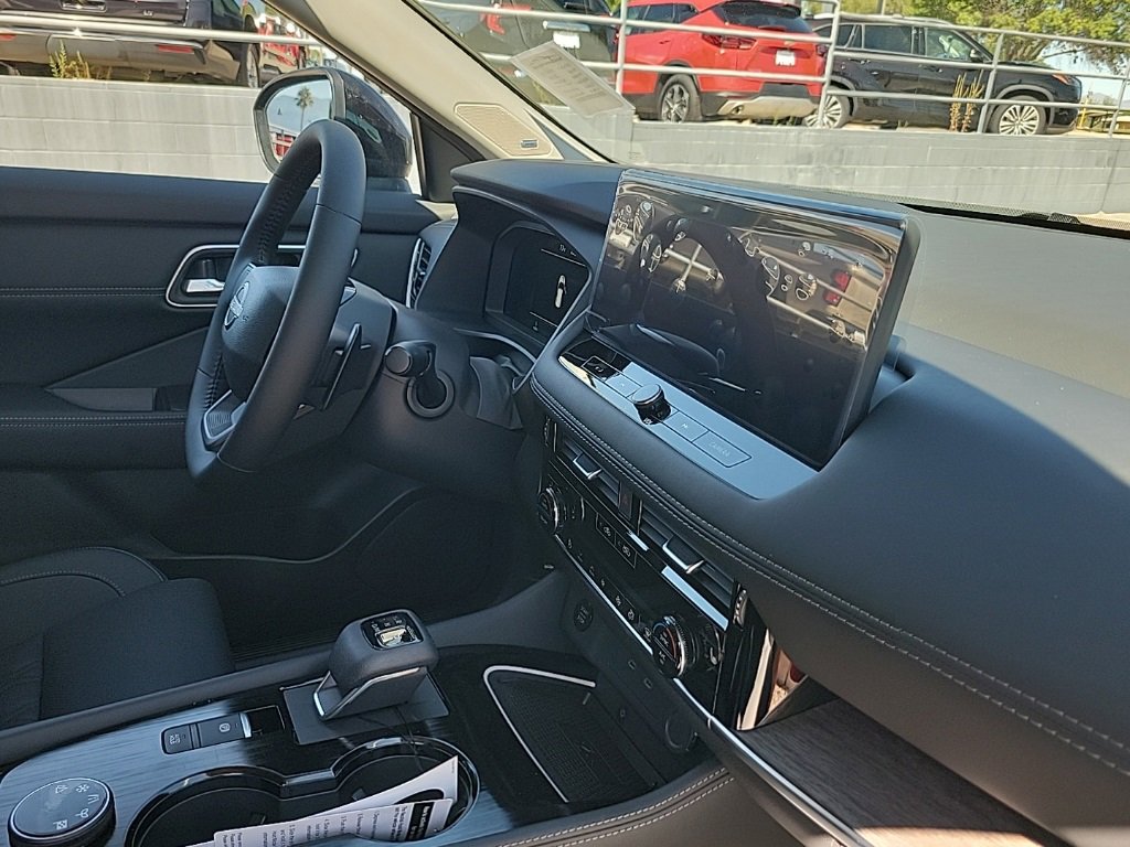 New 2026 Nissan Rogue Platinum image 44