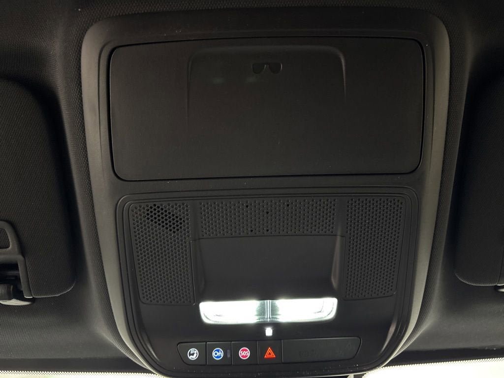 New 2026 Chevrolet Equinox LT w/ Convenience Package II FWD image 23