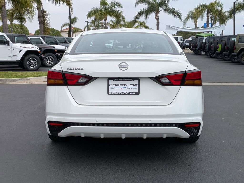 Used 2025 Nissan Altima 2.5 SV image 6