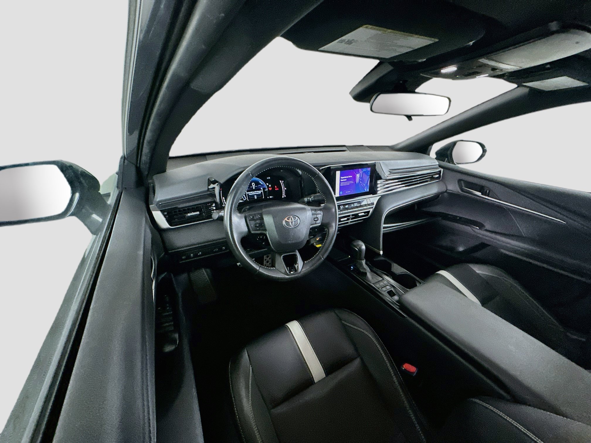 Used 2025 Toyota Camry SE FWD image 18