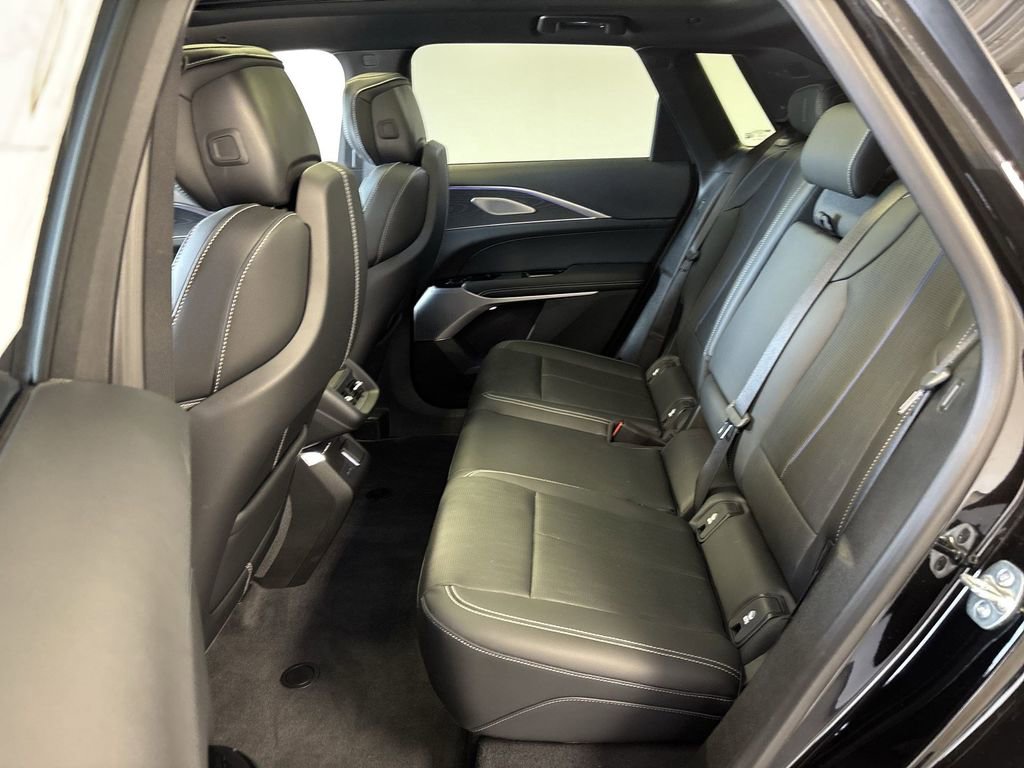 New 2025 Cadillac Lyriq Luxury image 30