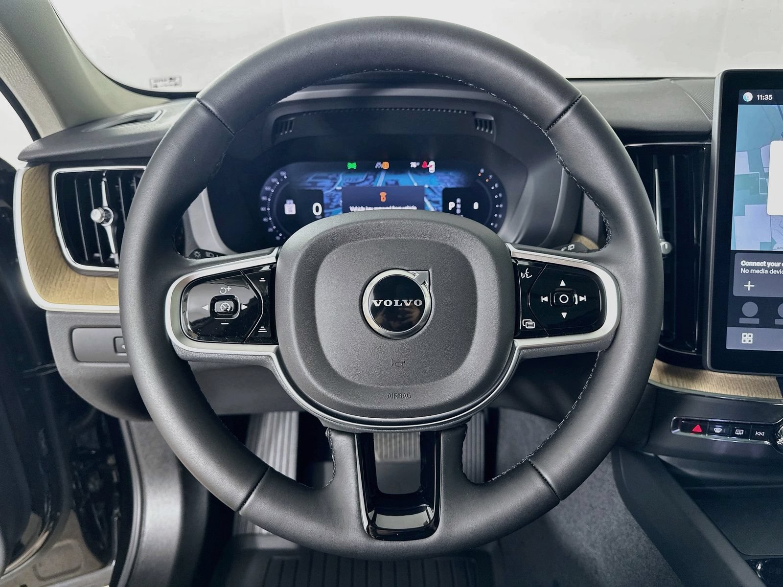 New 2026 Volvo XC60 B5 Plus w/ Protection Package Premier AWD/4WD image 19