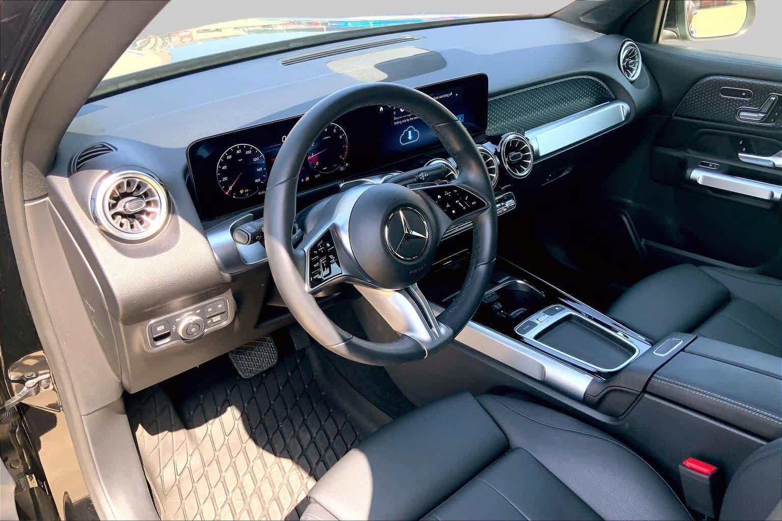Used 2024 Mercedes-Benz GLB 250 image 16