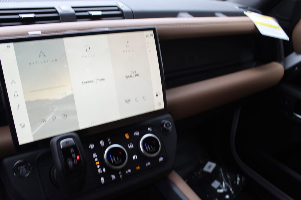 New 2026 Land Rover Defender 130 X-Dynamic SE image 12
