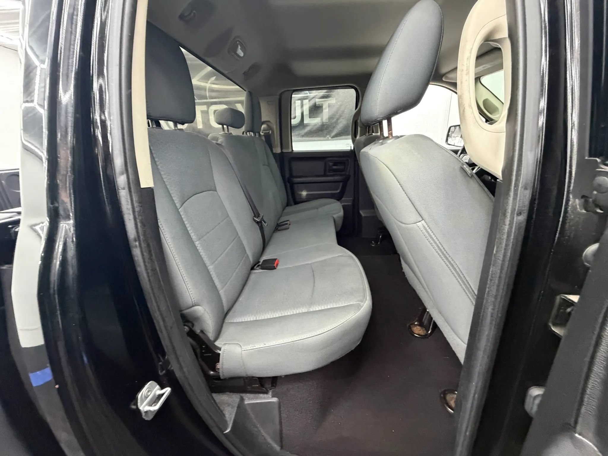 Used 2014 RAM 1500 ST AWD/4WD image 7