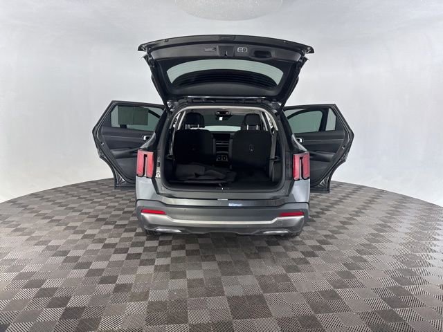 Certified 2025 Kia Sorento EX image 17