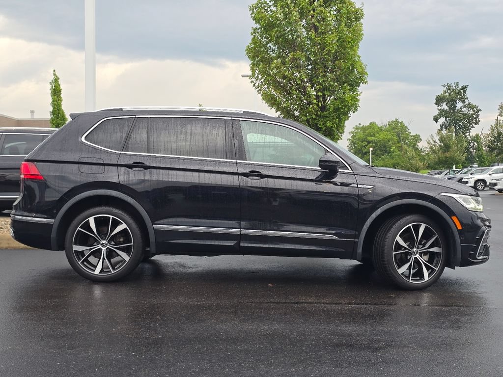 Used 2024 Volkswagen Tiguan SEL R-Line AWD/4WD image 27