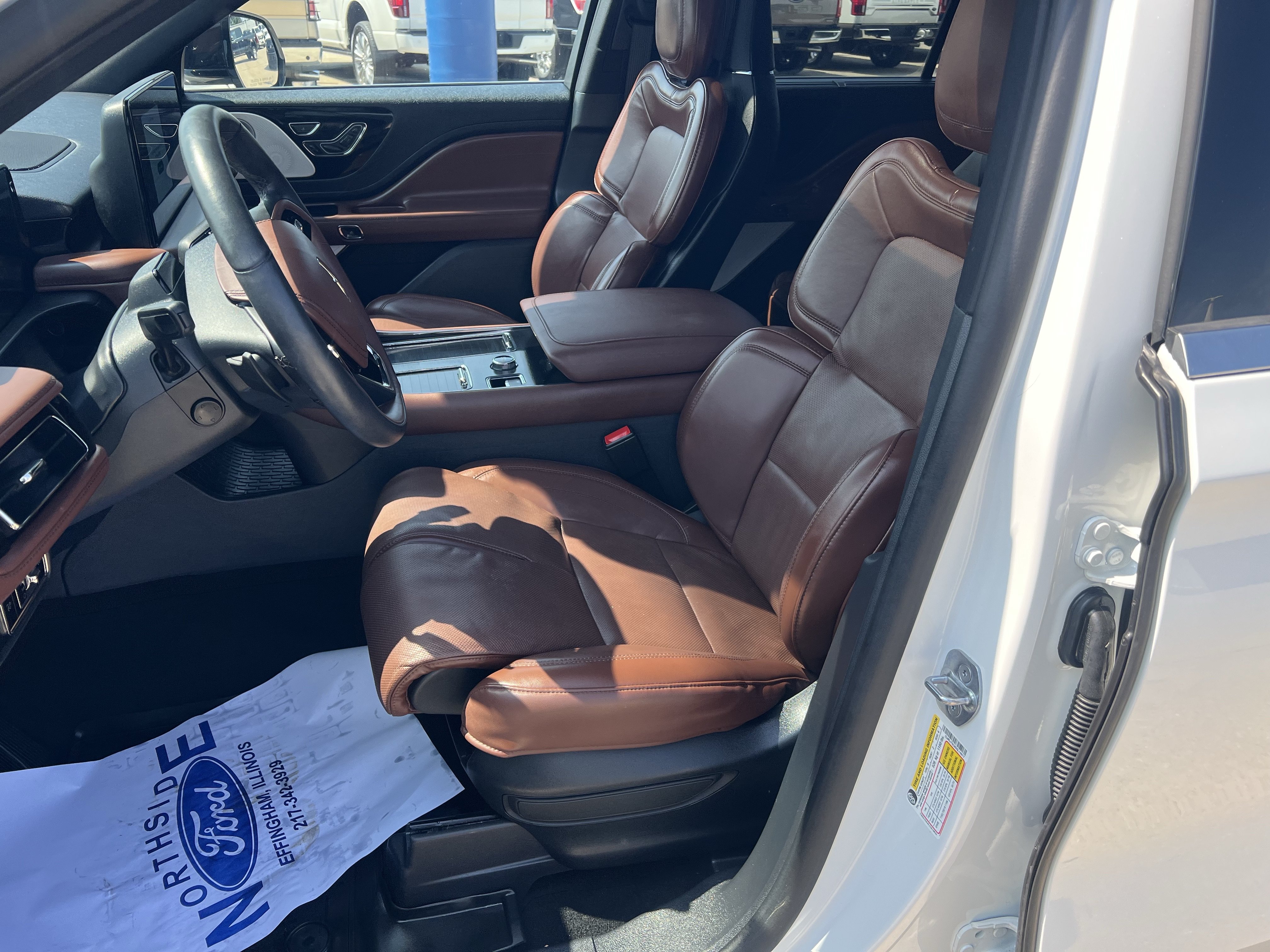 Used 2025 Lincoln Aviator Reserve w/ Equipment Group 201A AWD/4WD image 14