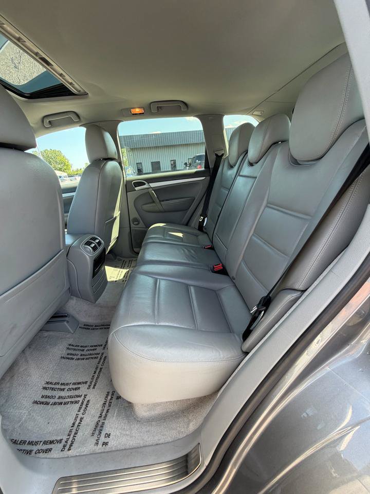 Used 2004 Porsche Cayenne S AWD/4WD image 41
