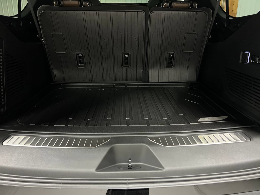 New 2026 GMC Yukon XL Denali Ultimate w/ LPO, Floor Liner Package AWD/4WD image 24
