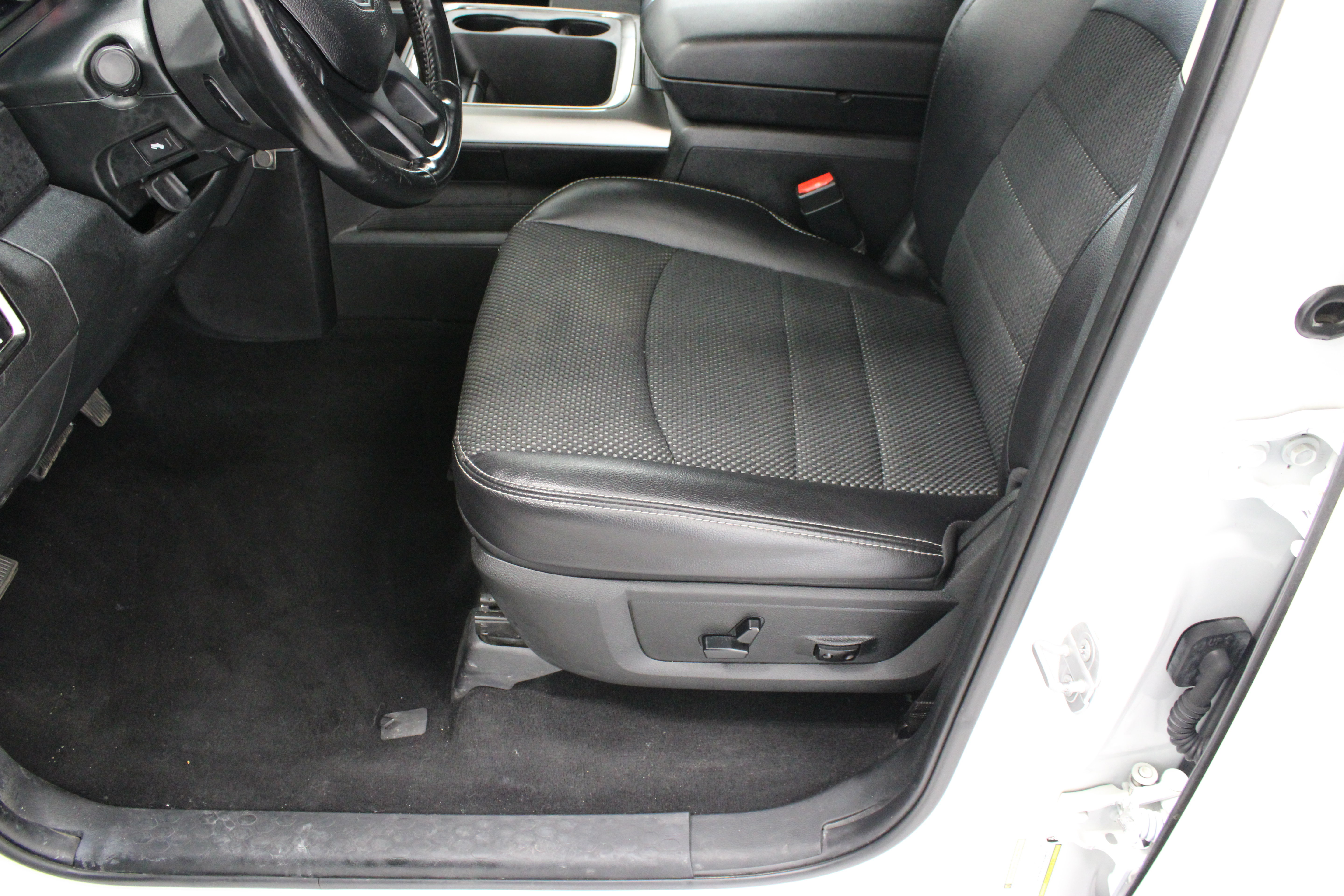 Used 2018 RAM 1500 Sport AWD/4WD image 17