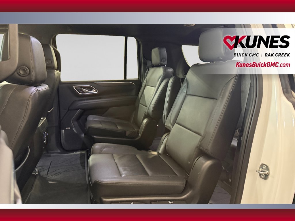 Used 2022 Chevrolet Suburban LT w/ Luxury Package AWD/4WD image 35