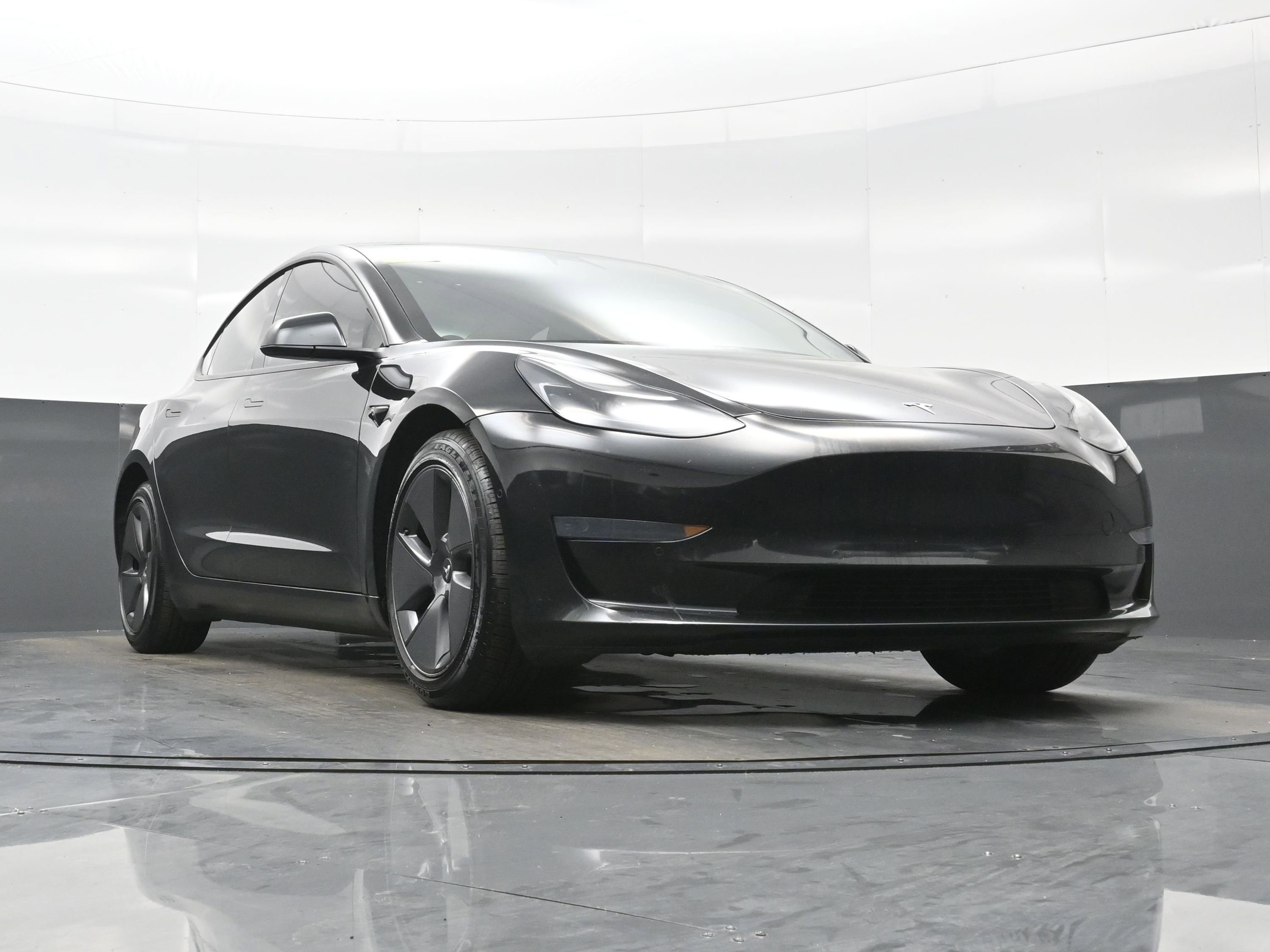 Used 2021 Tesla Model 3 Standard Range Plus image 30
