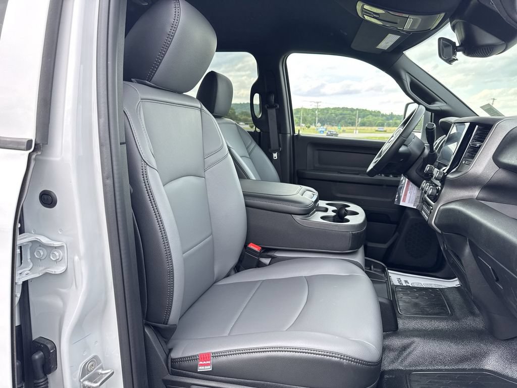 New 2026 RAM 5500 Tradesman AWD/4WD image 22