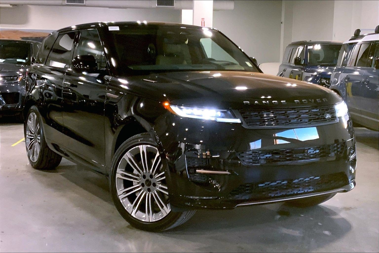 New 2026 Land Rover Range Rover Sport Dynamic SE image 2