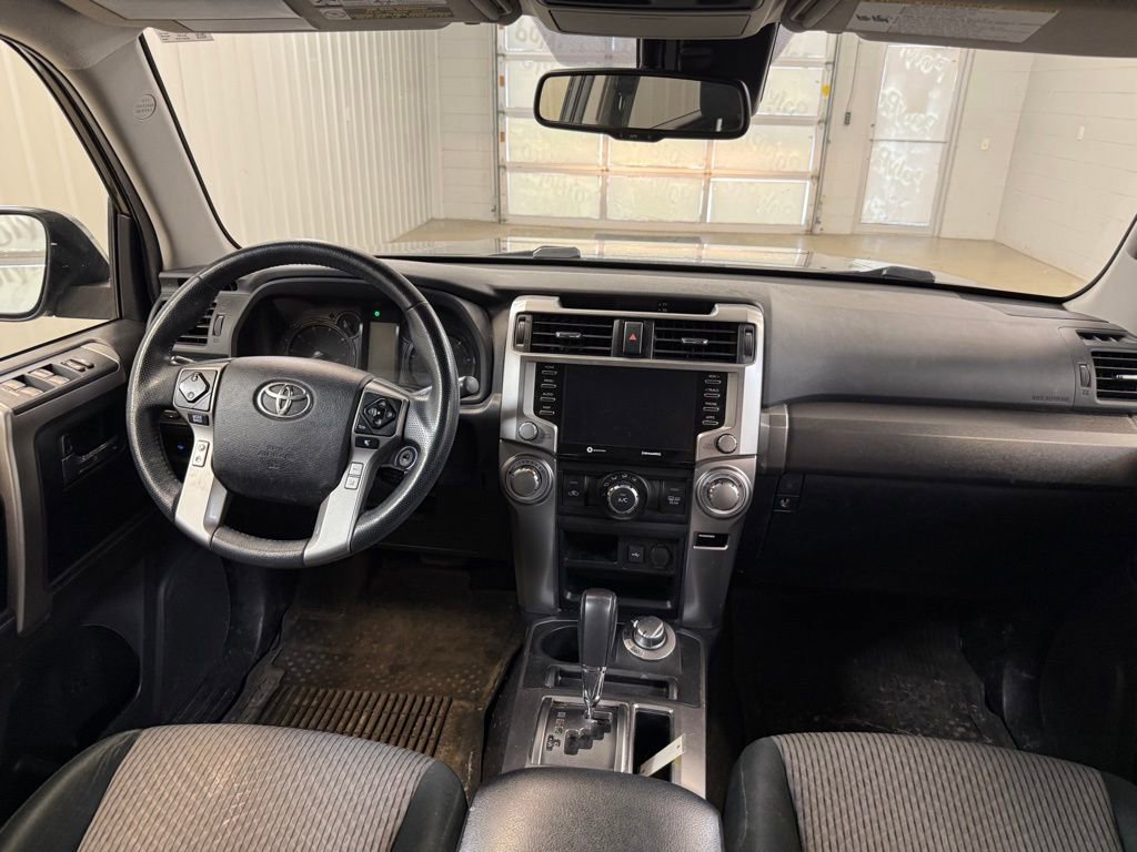 Used 2020 Toyota 4Runner SR5 AWD/4WD image 24